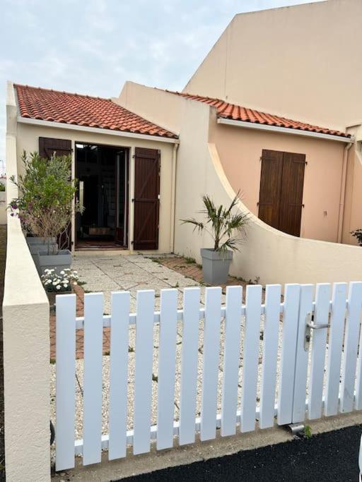 Charmante Maison - Port Et Plage A Pied La Chaume エクステリア 写真